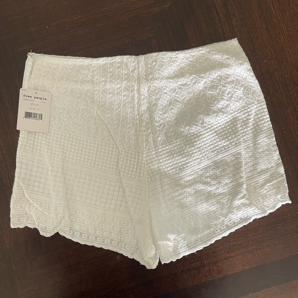 Free people white linen short NWT size 4